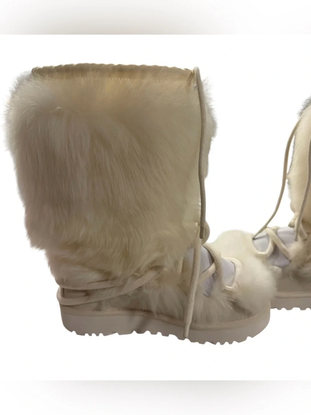 UGG Women's Classic Tall Chalet Boot Size 9 NWT